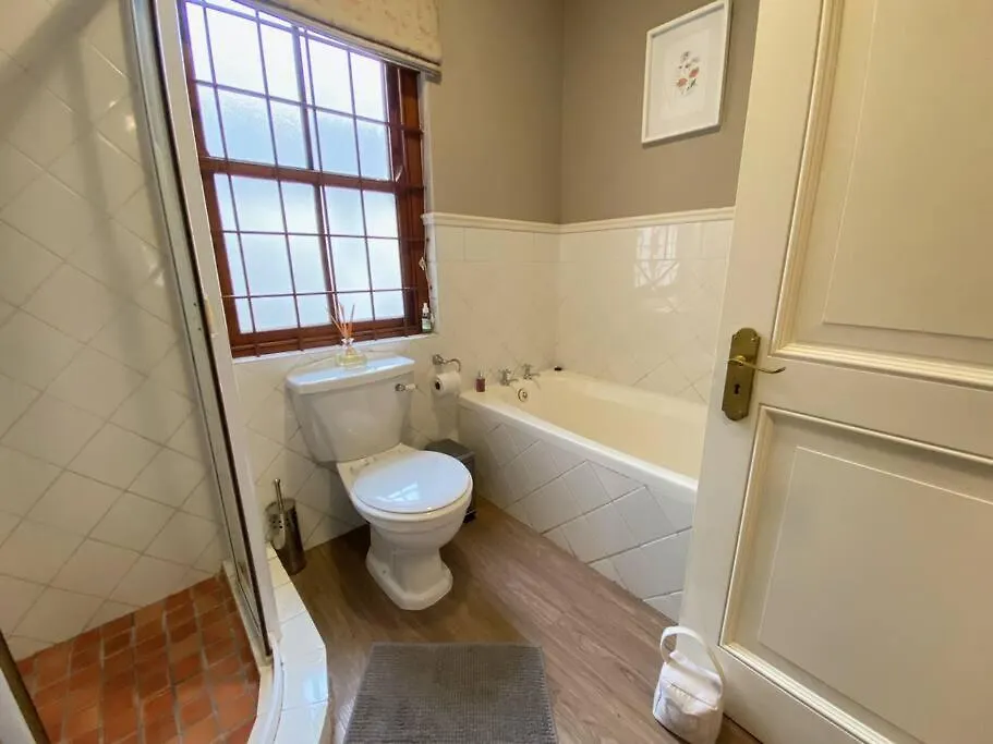 Cozy 1Br Cottage Near Cavendish & Newlands Cape Town 0*,  Güney Afrika